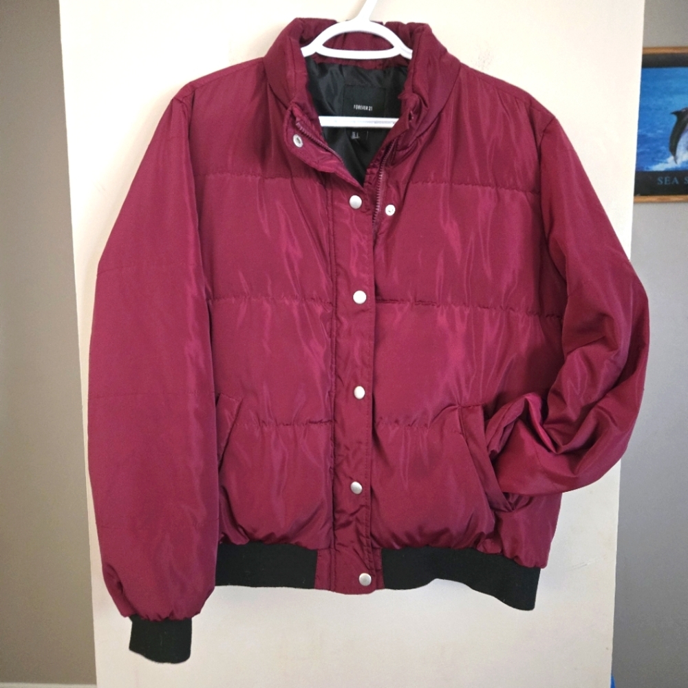 Forever 21 Women's Burgundy Puffer Jacket Coat Top Large